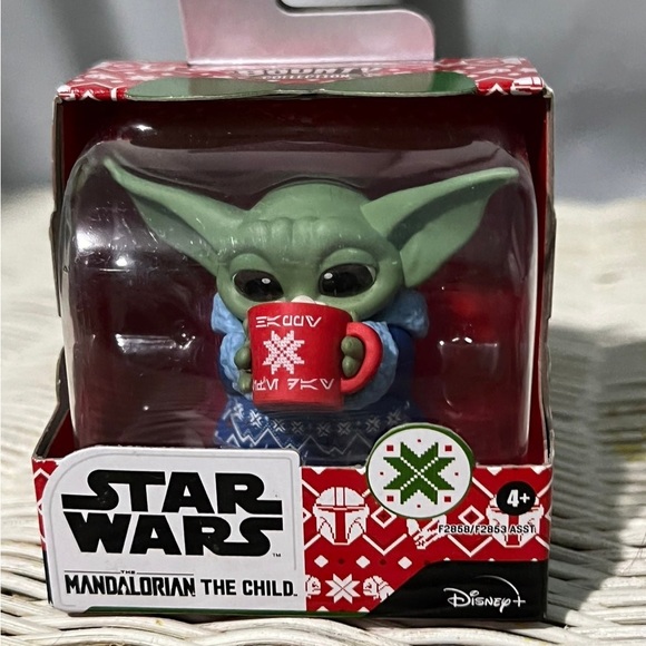 Star Wars Mandalorian The Child Bounty Collection Holiday Edition Set of 3 - Picture 3 of 4